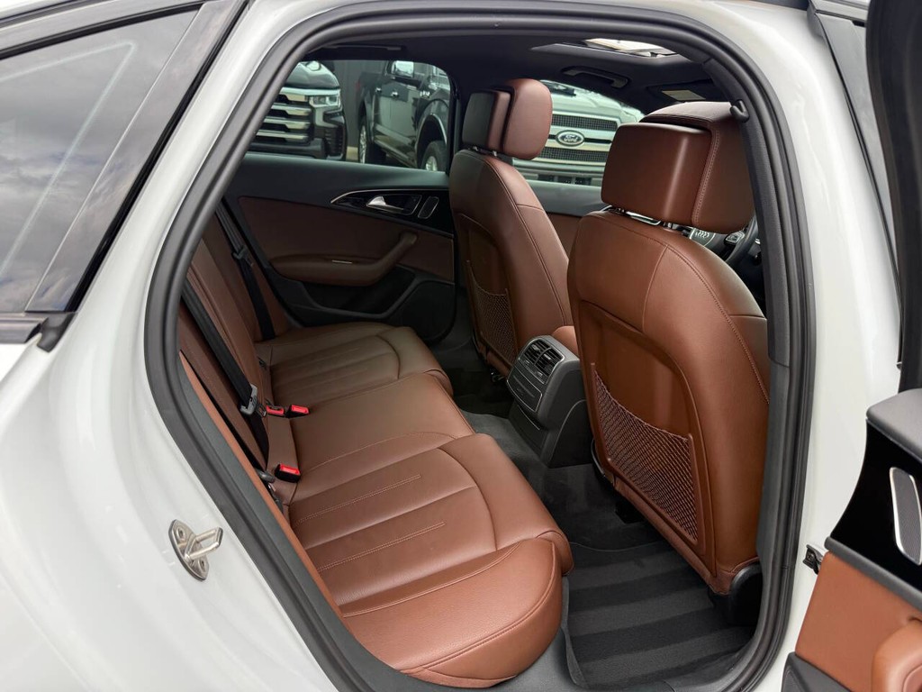 Audi A6 Vehicle Full-screen Gallery Image 15