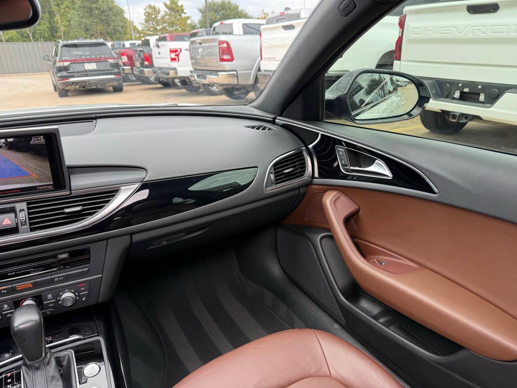 Audi A6 Vehicle Full-screen Gallery Image 20