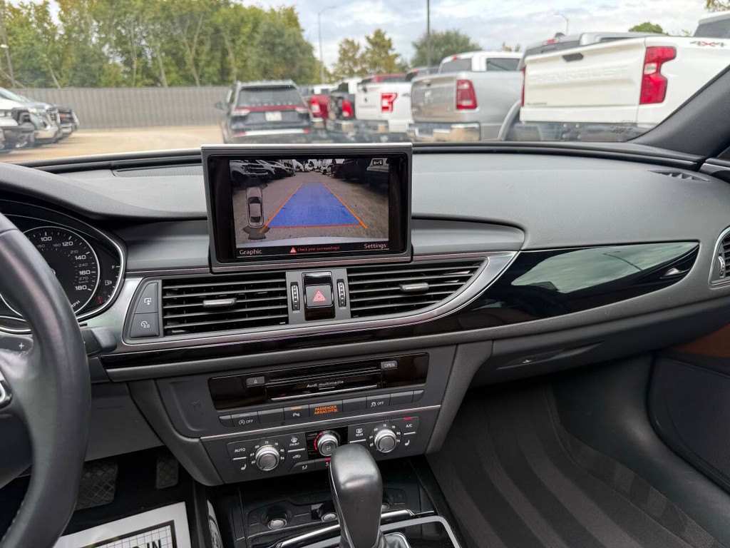 Audi A6 Vehicle Full-screen Gallery Image 24