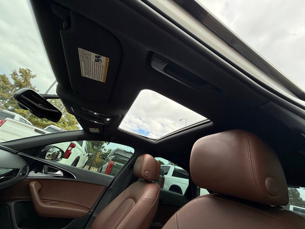Audi A6 Vehicle Full-screen Gallery Image 32