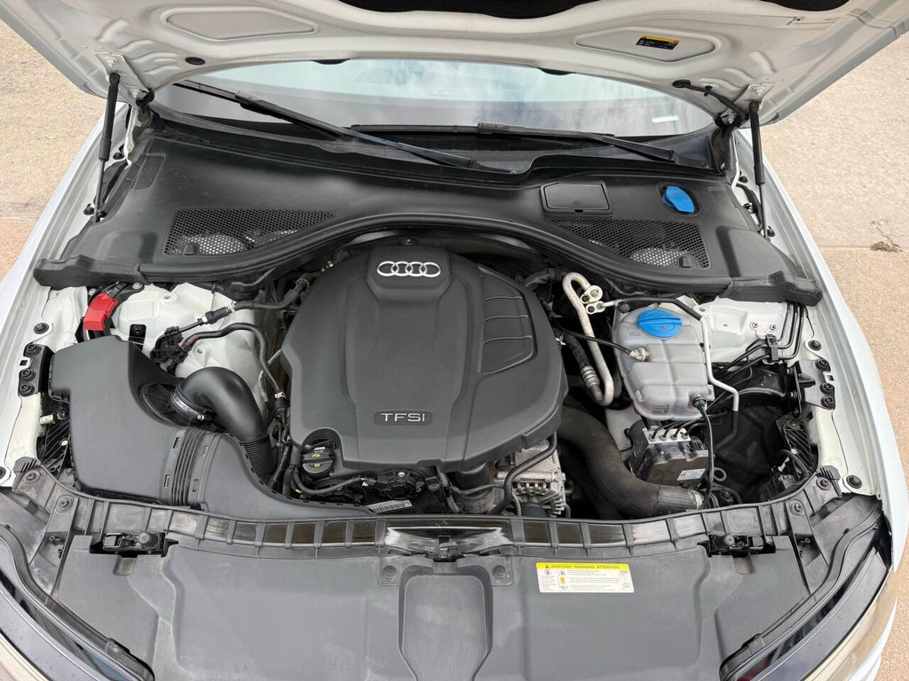Audi A6 Vehicle Full-screen Gallery Image 36