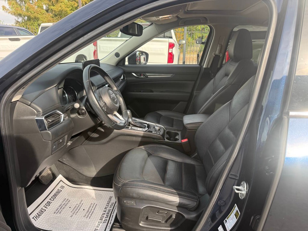 Mazda CX-5 Vehicle Full-screen Gallery Image 07