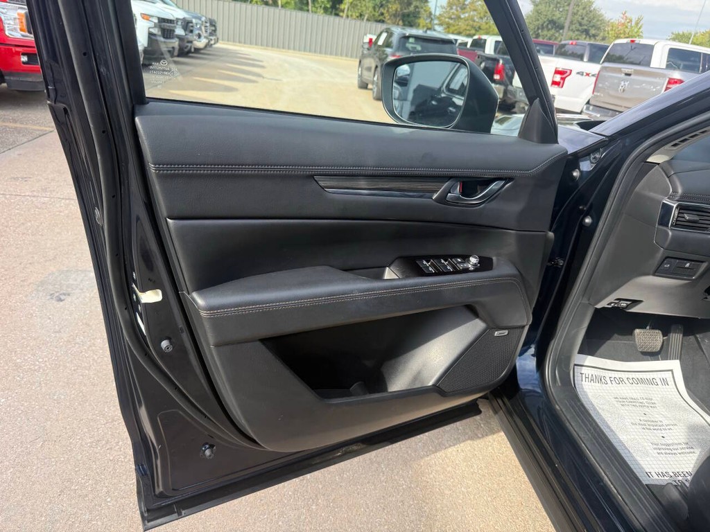 Mazda CX-5 Vehicle Full-screen Gallery Image 08