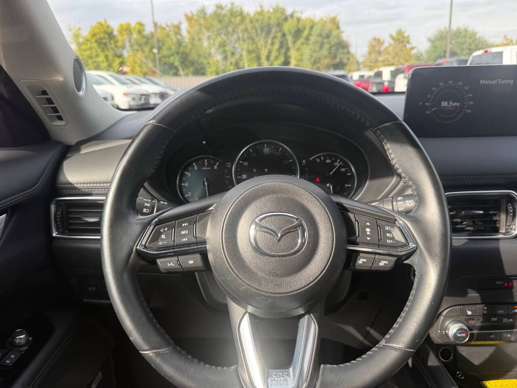Mazda CX-5 Vehicle Full-screen Gallery Image 23