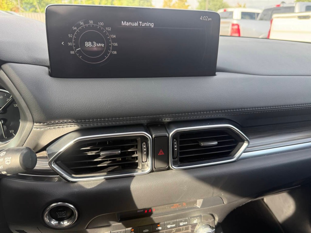 Mazda CX-5 Vehicle Full-screen Gallery Image 26