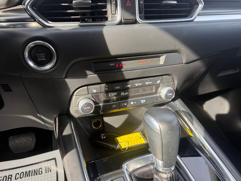 Mazda CX-5 Vehicle Full-screen Gallery Image 29