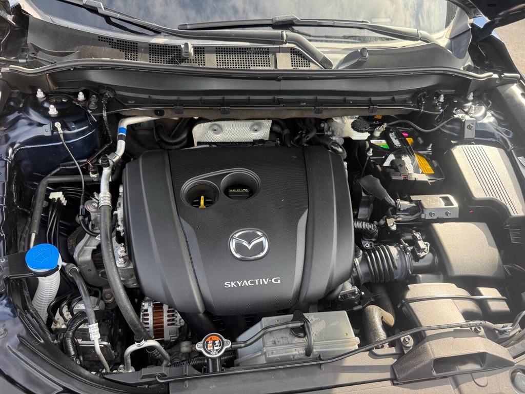 Mazda CX-5 Vehicle Full-screen Gallery Image 36