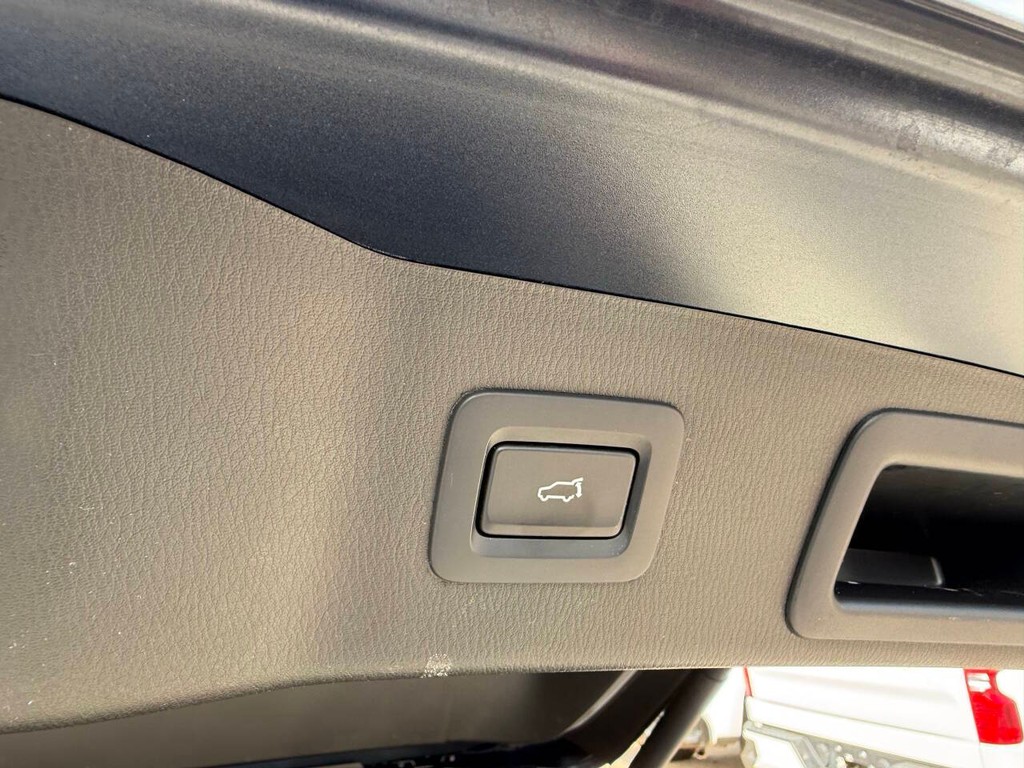 Mazda CX-5 Vehicle Full-screen Gallery Image 39