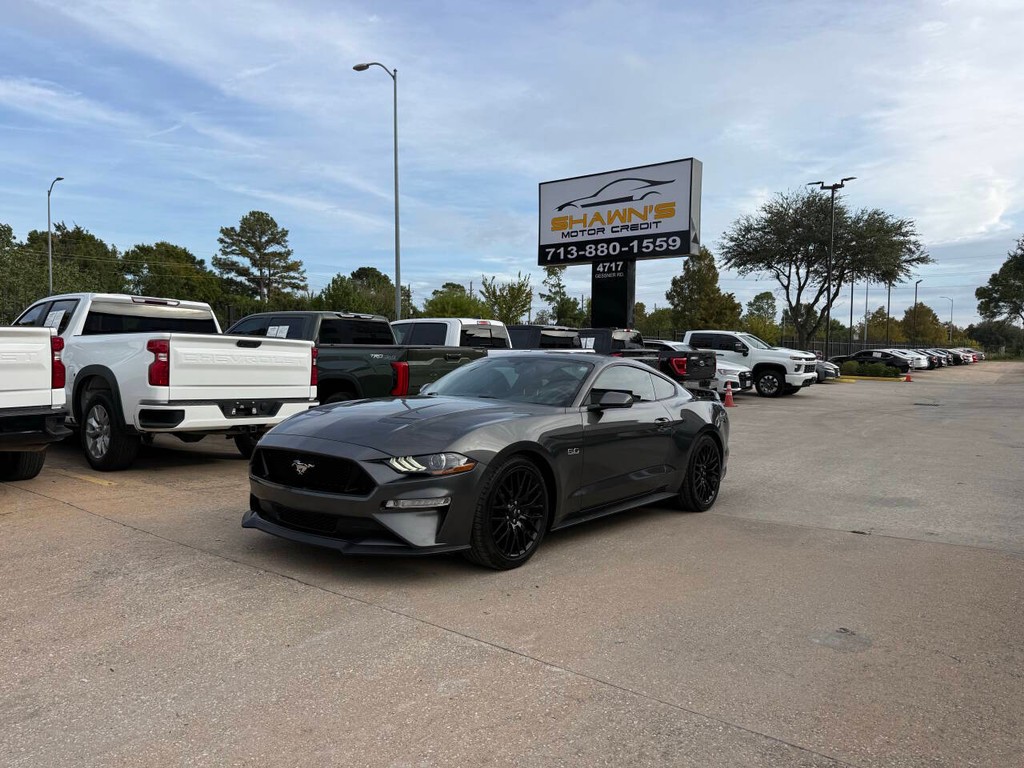 Ford Mustang Vehicle Full-screen Gallery Image 03