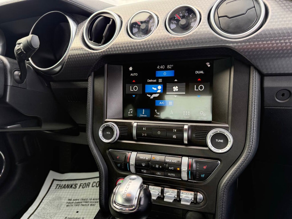 Ford Mustang Vehicle Full-screen Gallery Image 19