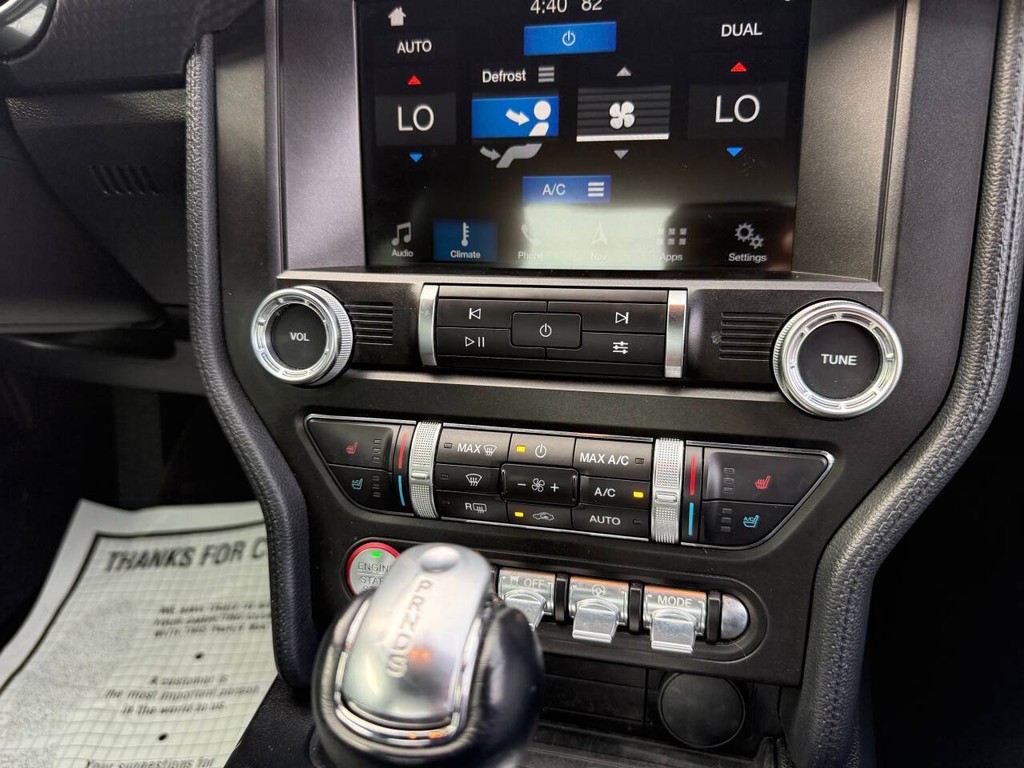 Ford Mustang Vehicle Full-screen Gallery Image 23