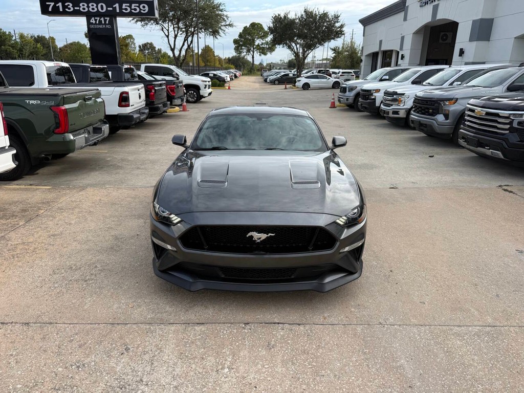 Ford Mustang Vehicle Full-screen Gallery Image 33