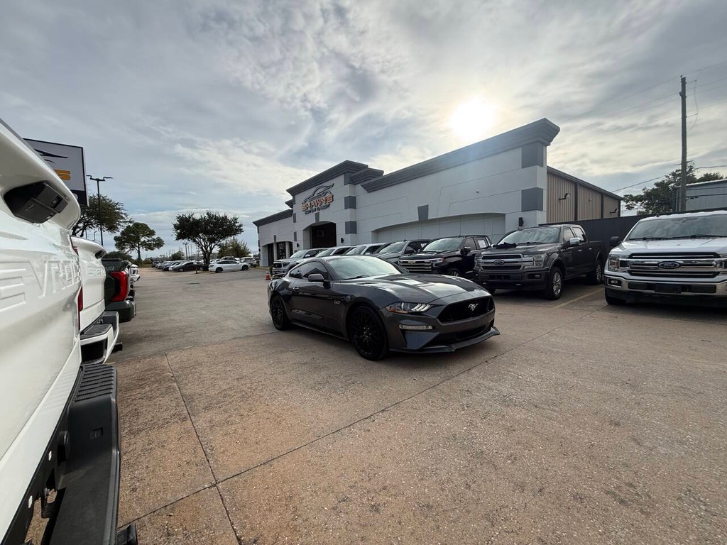Ford Mustang Vehicle Full-screen Gallery Image 37