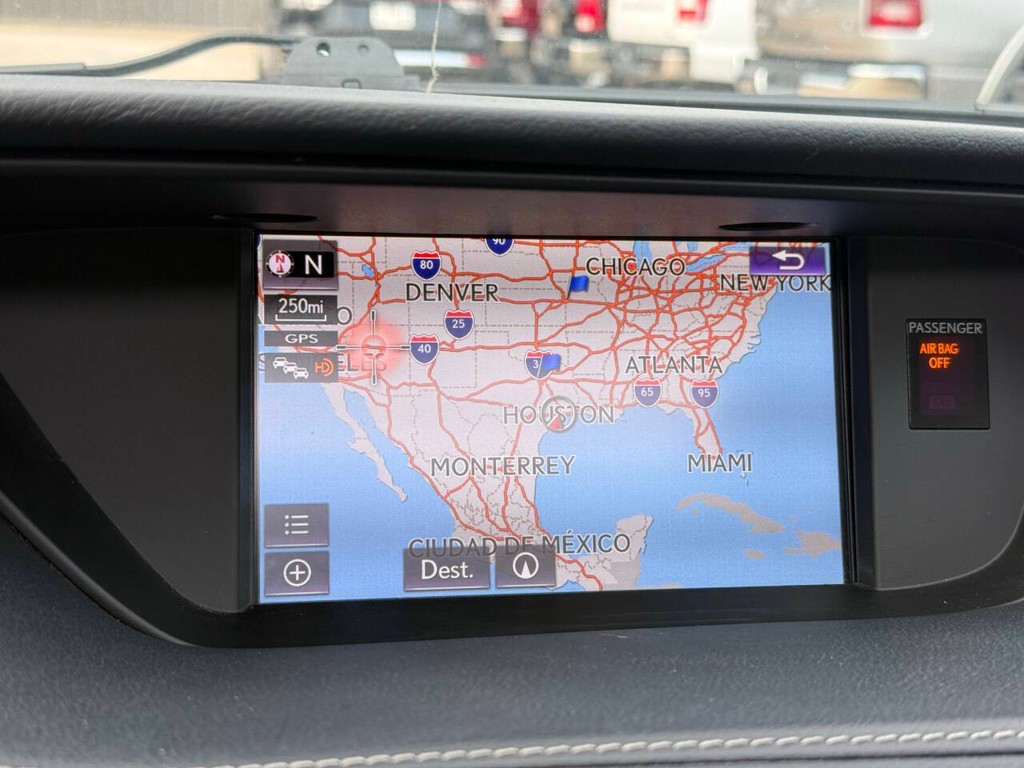 Lexus ES Vehicle Full-screen Gallery Image 25