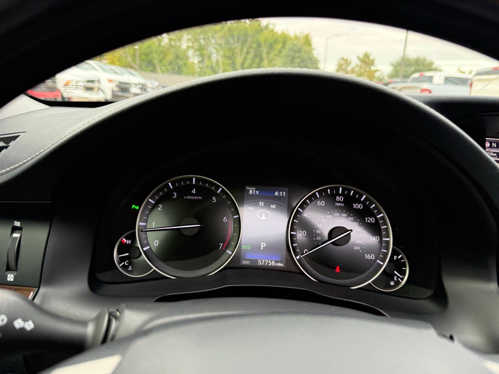 Lexus ES Vehicle Full-screen Gallery Image 36