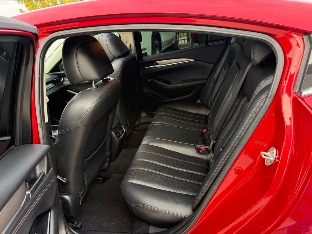 Mazda Mazda6 Vehicle Full-screen Gallery Image 13