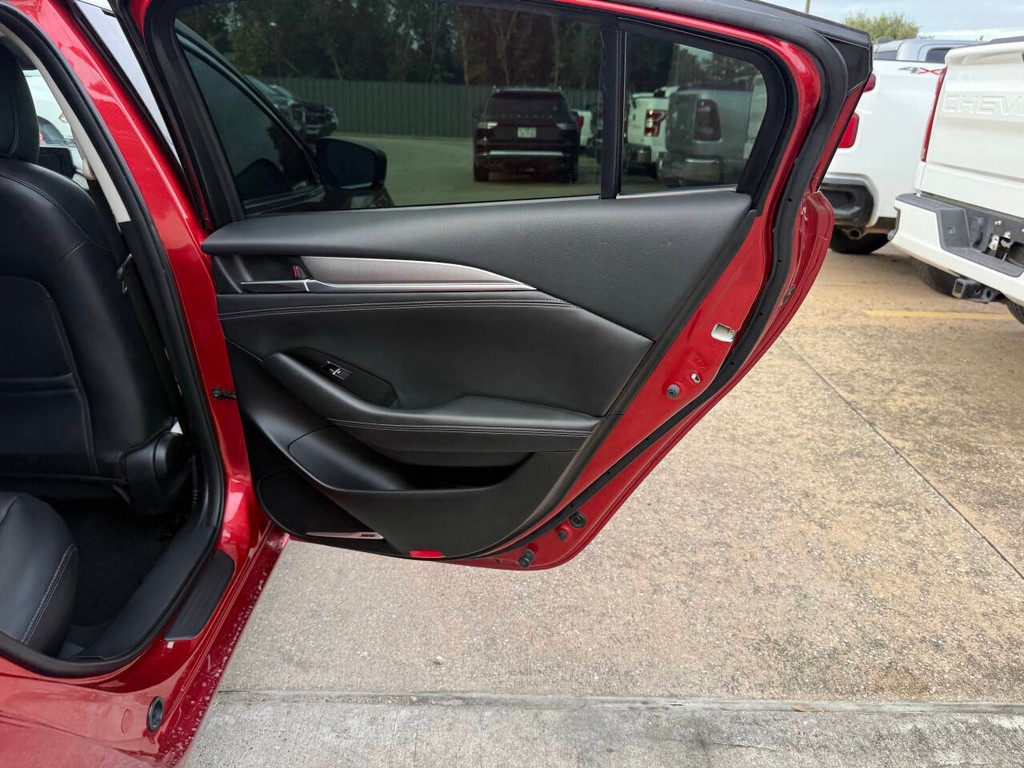 Mazda Mazda6 Vehicle Full-screen Gallery Image 16