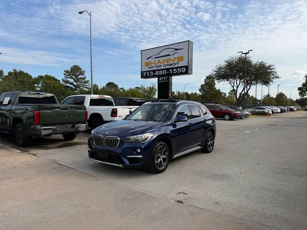 BMW X1 Vehicle Full-screen Gallery Image 03