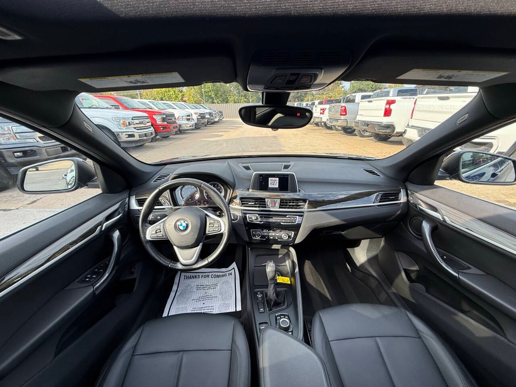 BMW X1 Vehicle Full-screen Gallery Image 18