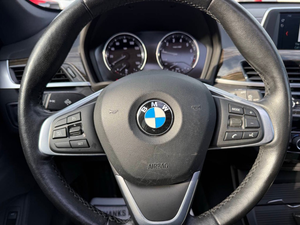 BMW X1 Vehicle Full-screen Gallery Image 23
