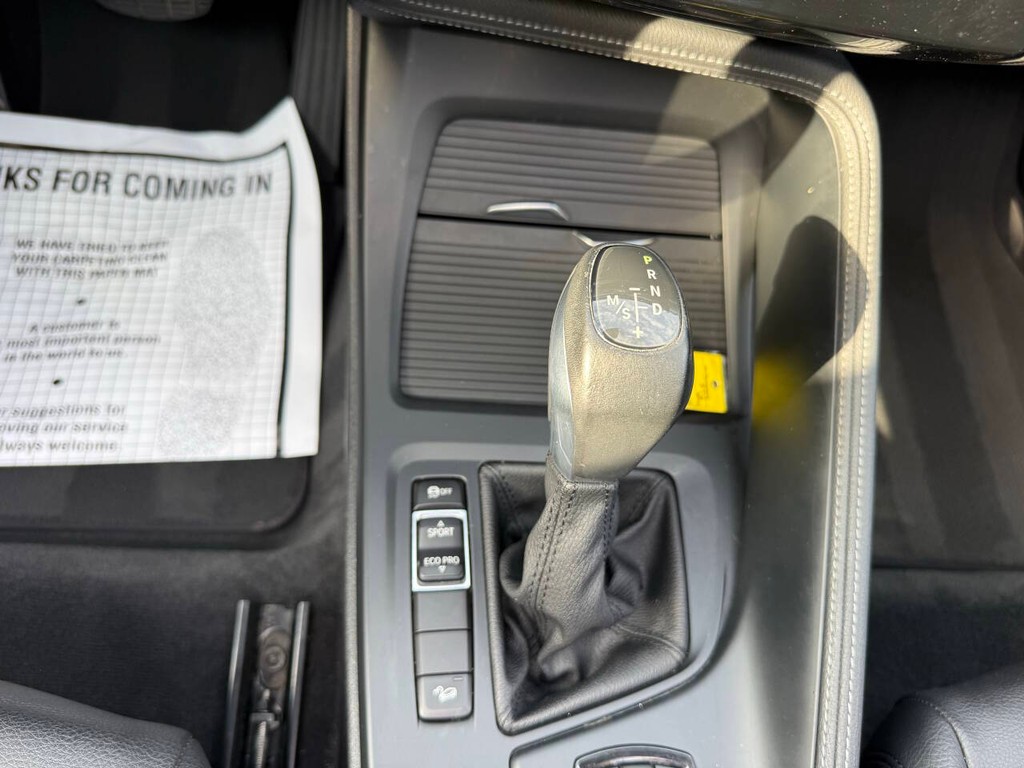 BMW X1 Vehicle Full-screen Gallery Image 29