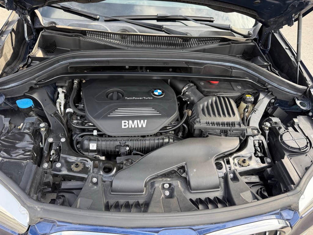 BMW X1 Vehicle Full-screen Gallery Image 36