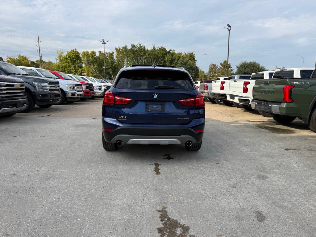 BMW X1 Vehicle Full-screen Gallery Image 40
