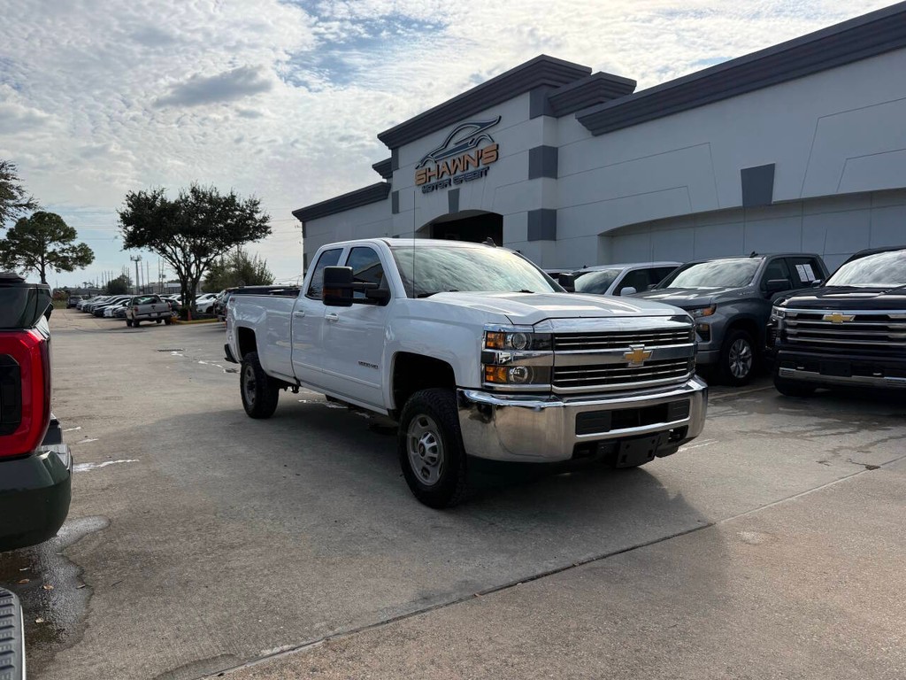 Chevrolet Silverado 2500HD Vehicle Full-screen Gallery Image 02