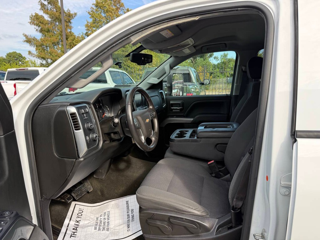 Chevrolet Silverado 2500HD Vehicle Full-screen Gallery Image 07