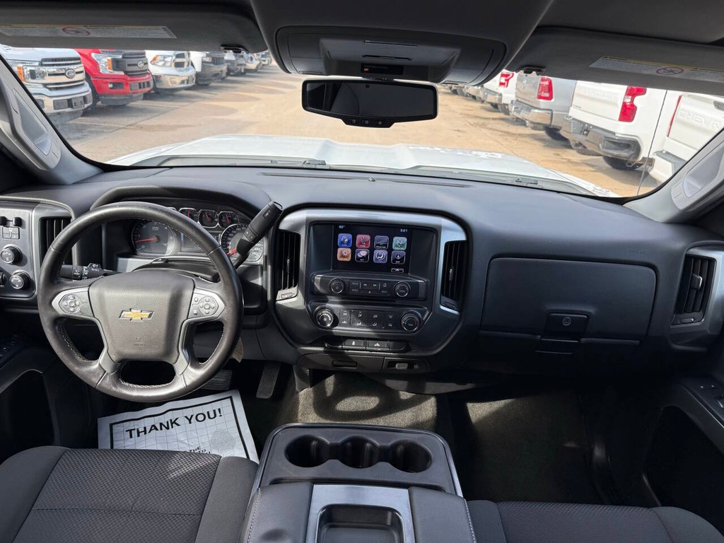 Chevrolet Silverado 2500HD Vehicle Full-screen Gallery Image 17