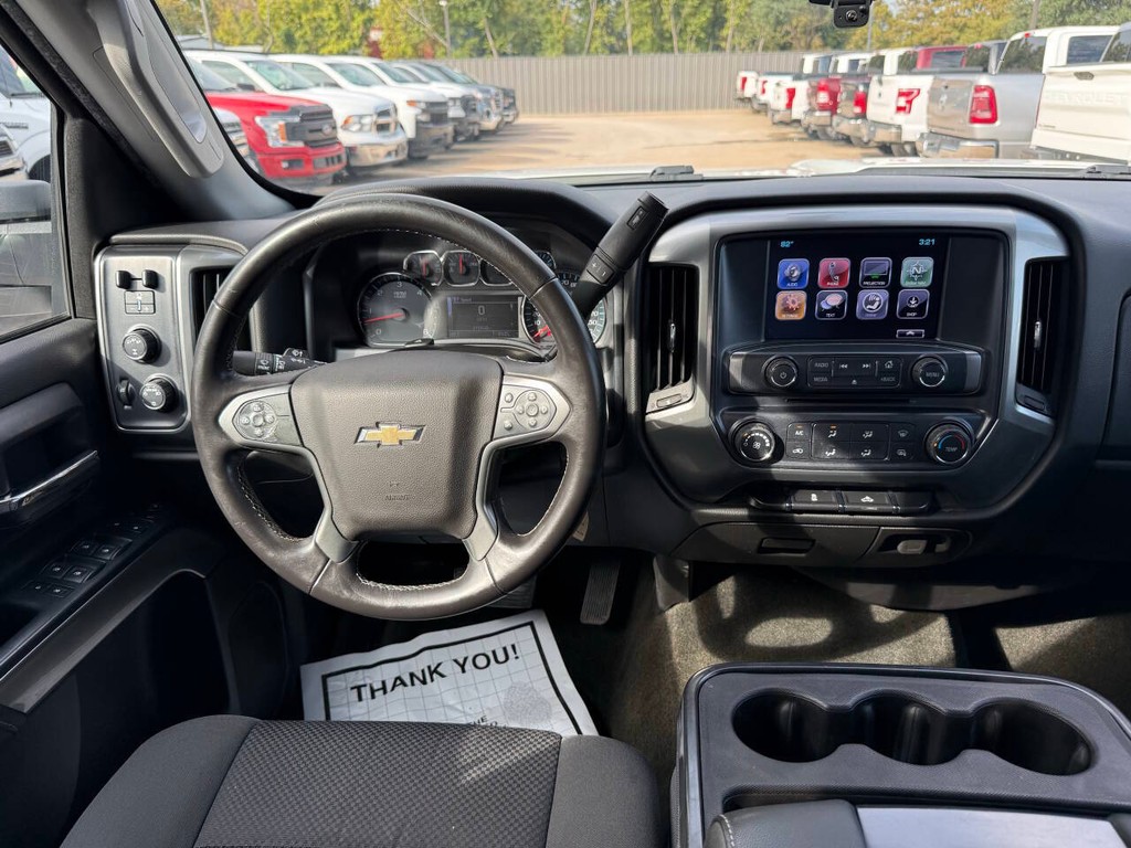 Chevrolet Silverado 2500HD Vehicle Full-screen Gallery Image 21