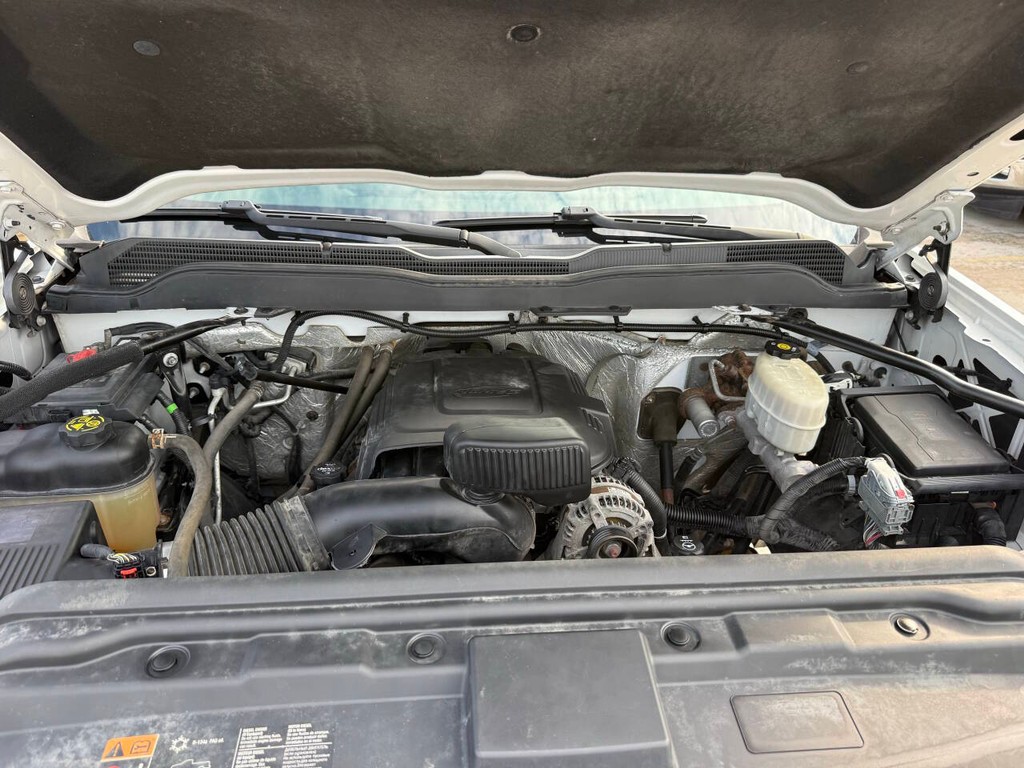 Chevrolet Silverado 2500HD Vehicle Full-screen Gallery Image 35