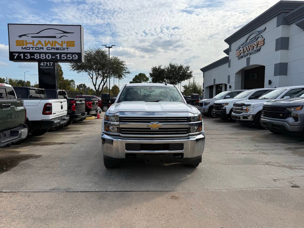 Chevrolet Silverado 2500HD Vehicle Full-screen Gallery Image 40