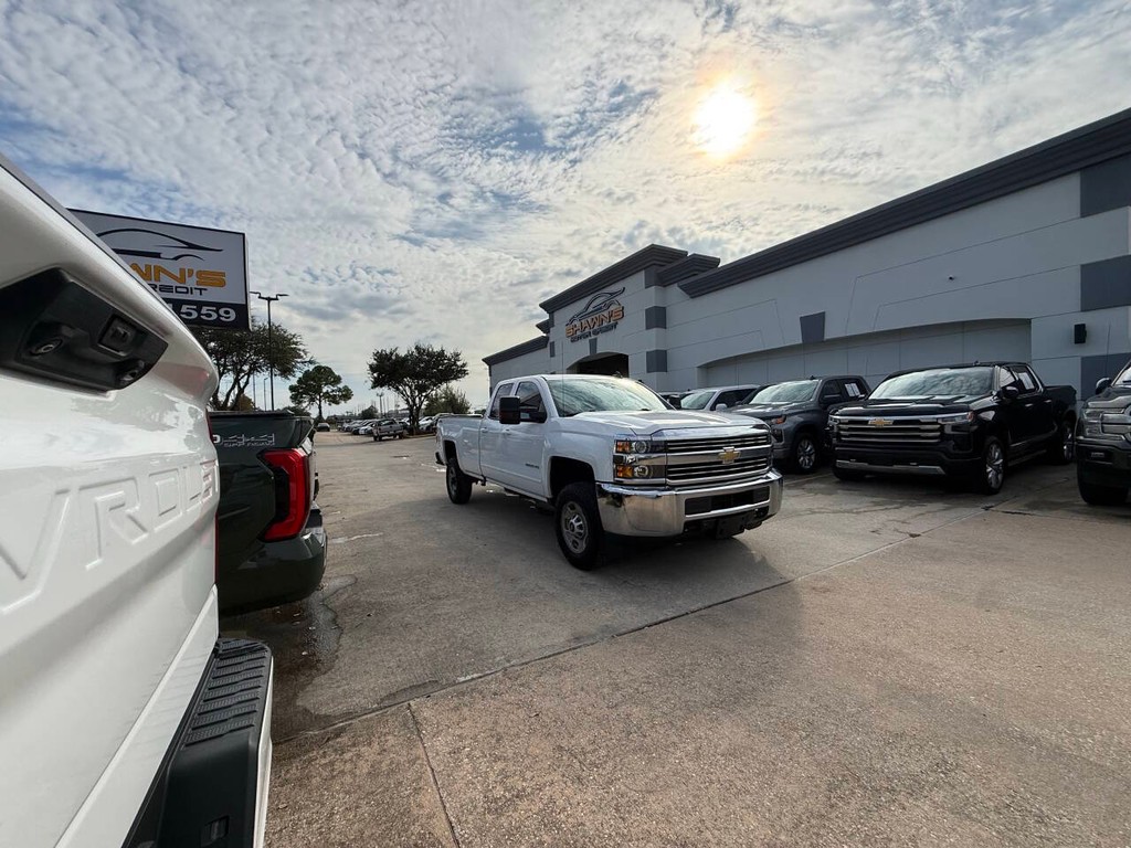 Chevrolet Silverado 2500HD Vehicle Full-screen Gallery Image 43