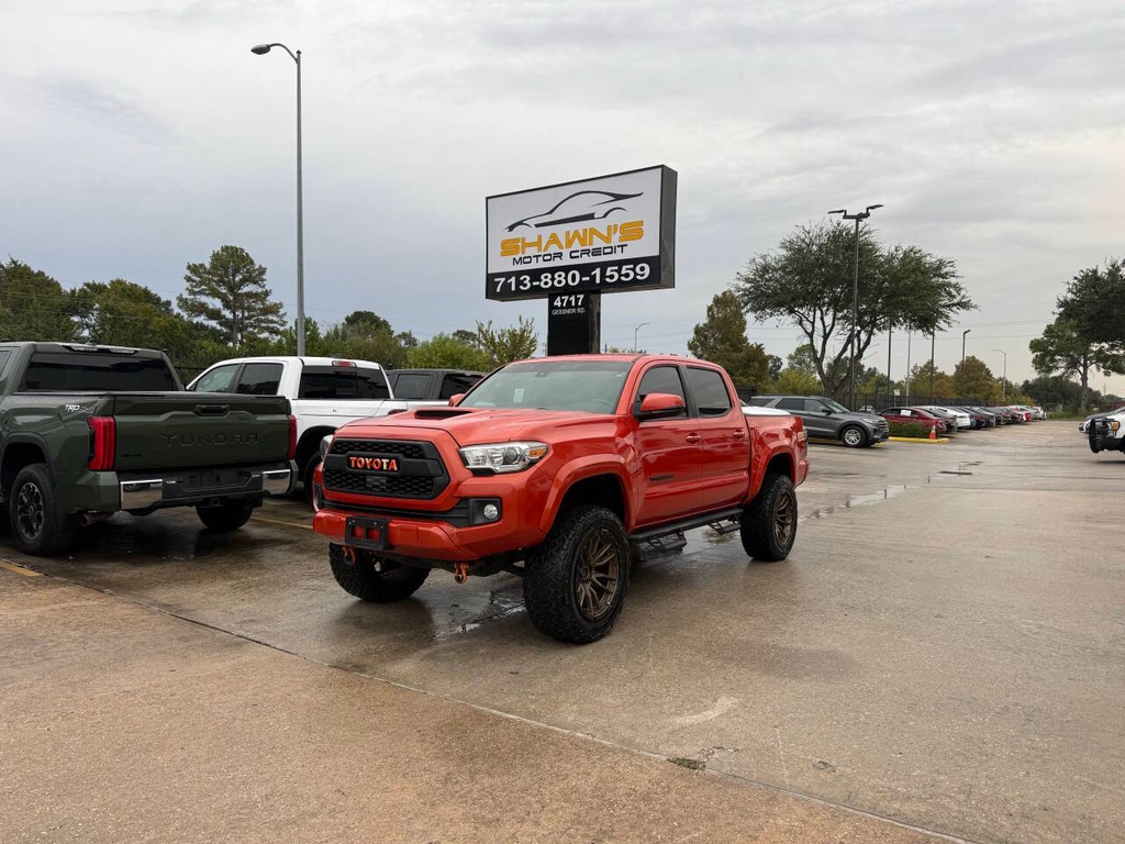Toyota Tacoma Vehicle Full-screen Gallery Image 03