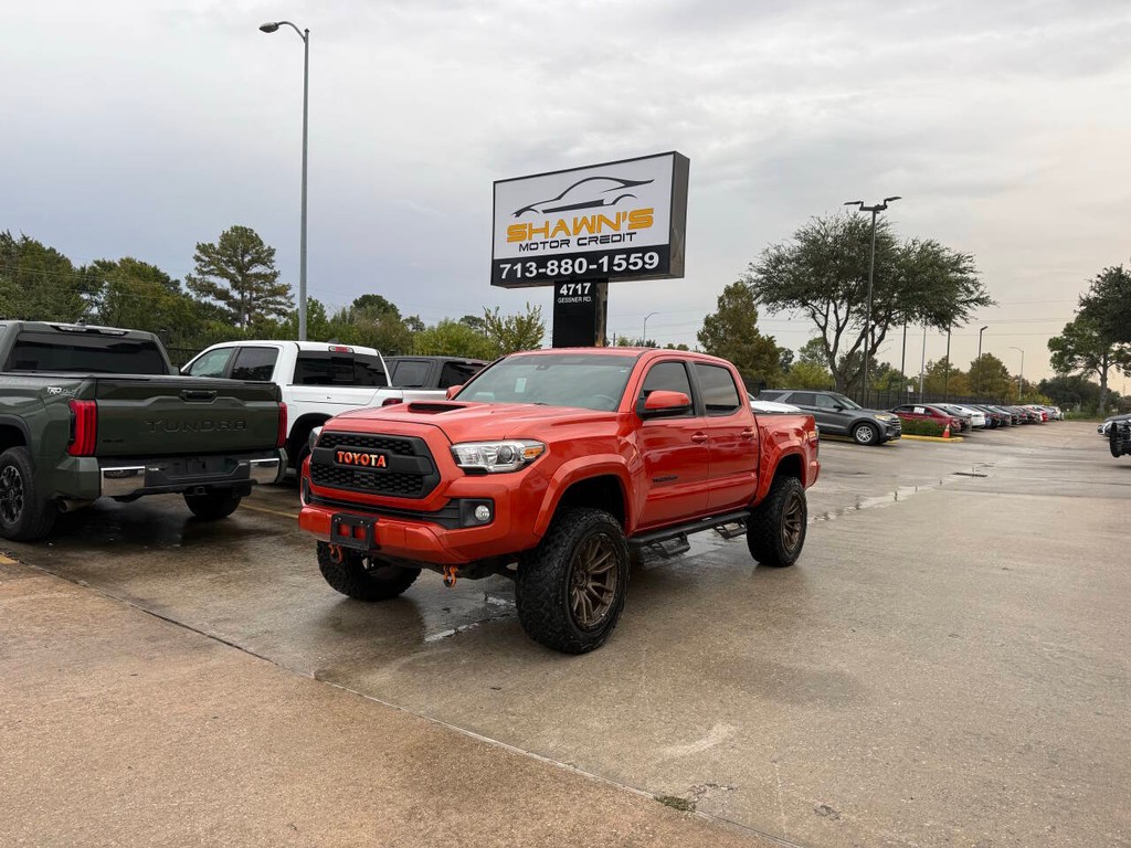 Toyota Tacoma Vehicle Full-screen Gallery Image 42