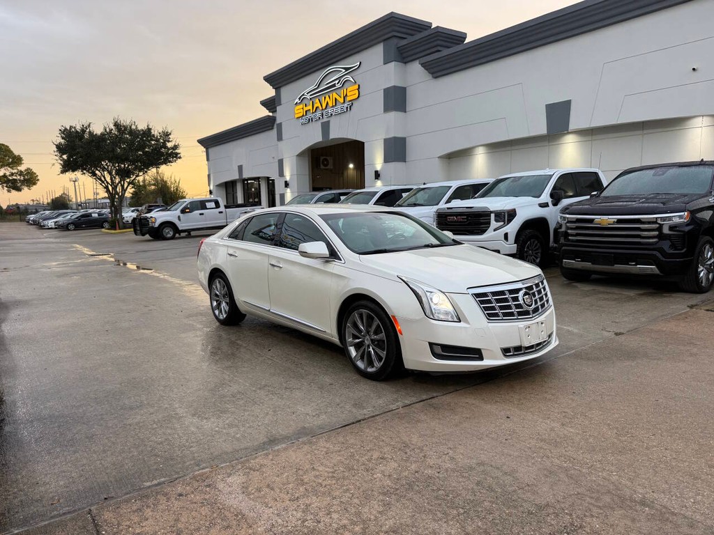 Cadillac XTS Vehicle Full-screen Gallery Image 02