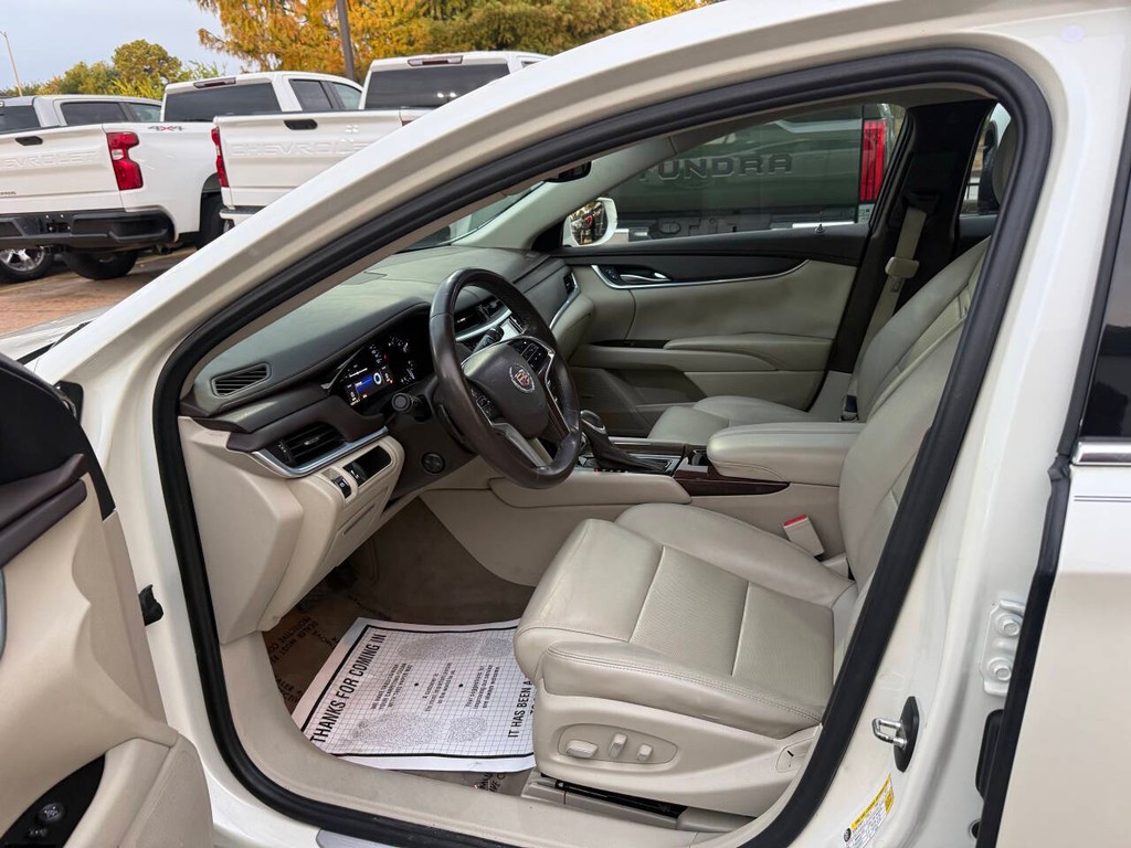 Cadillac XTS Vehicle Full-screen Gallery Image 07
