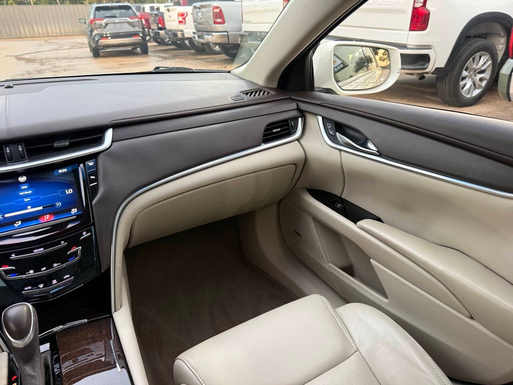 Cadillac XTS Vehicle Full-screen Gallery Image 20