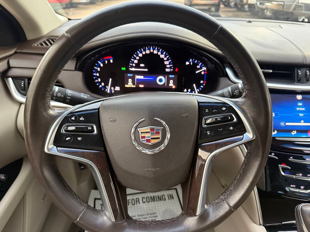 Cadillac XTS Vehicle Full-screen Gallery Image 23