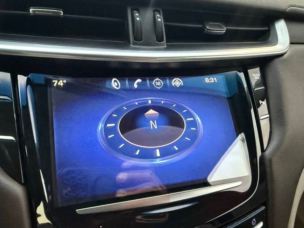 Cadillac XTS Vehicle Full-screen Gallery Image 27