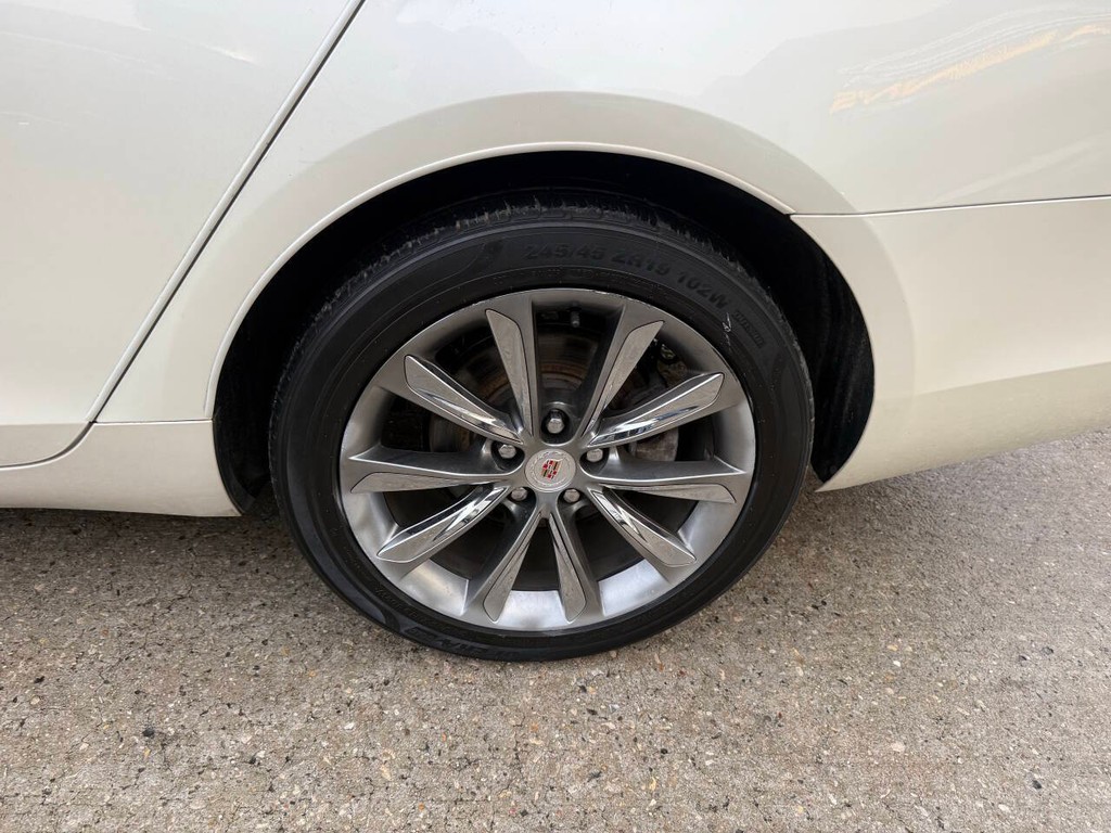 Cadillac XTS Vehicle Full-screen Gallery Image 35