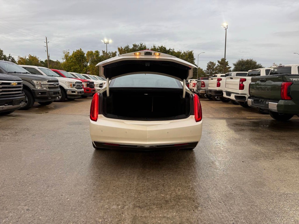 Cadillac XTS Vehicle Full-screen Gallery Image 36