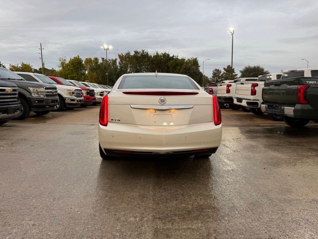Cadillac XTS Vehicle Full-screen Gallery Image 37