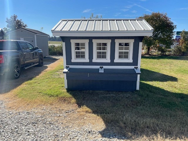 more details - twin city barns chicken coop 6x8