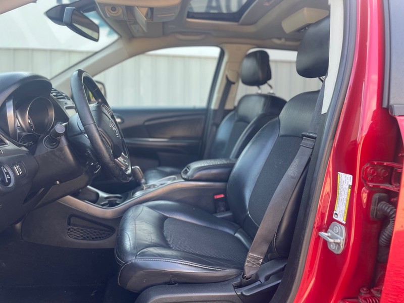 Dodge JOURNEY Vehicle Full-screen Gallery Image 7