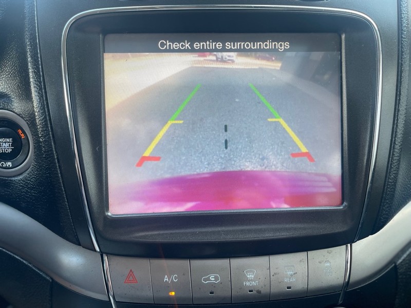 Dodge JOURNEY Vehicle Full-screen Gallery Image 9