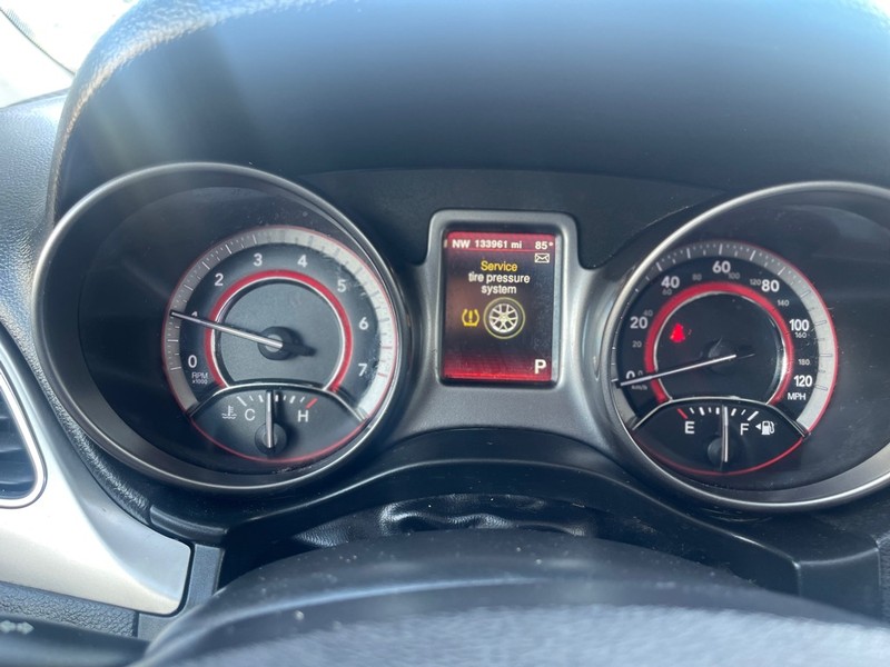 Dodge JOURNEY Vehicle Full-screen Gallery Image 11