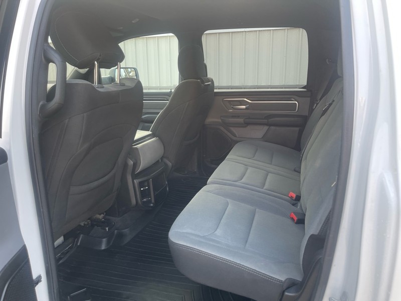 Ram 1500 Vehicle Full-screen Gallery Image 5