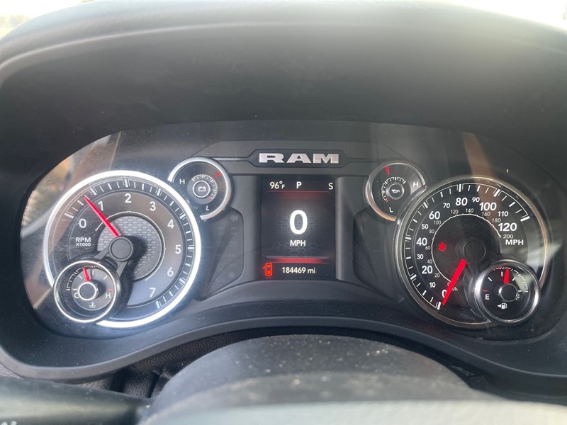 Ram 1500 Vehicle Full-screen Gallery Image 11